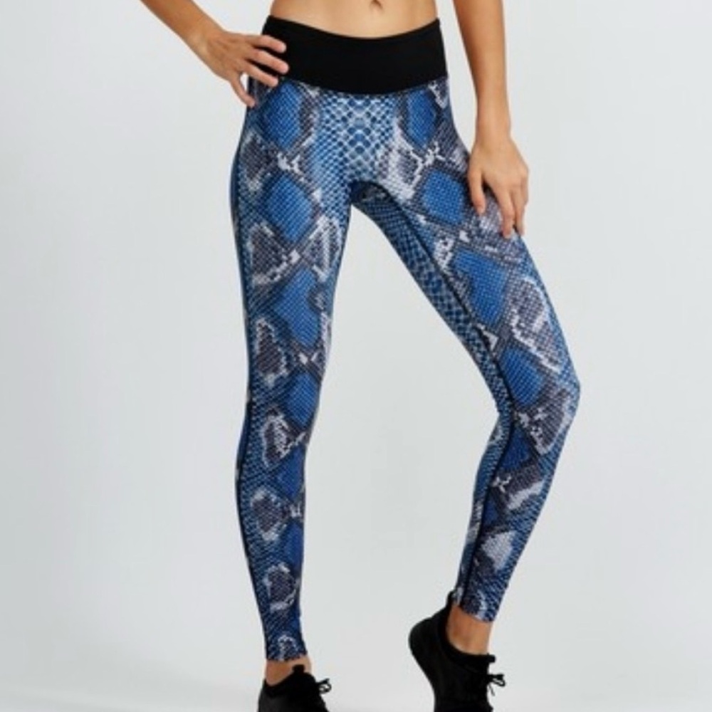 PRISMSPORT Blue Snake Print Leggings